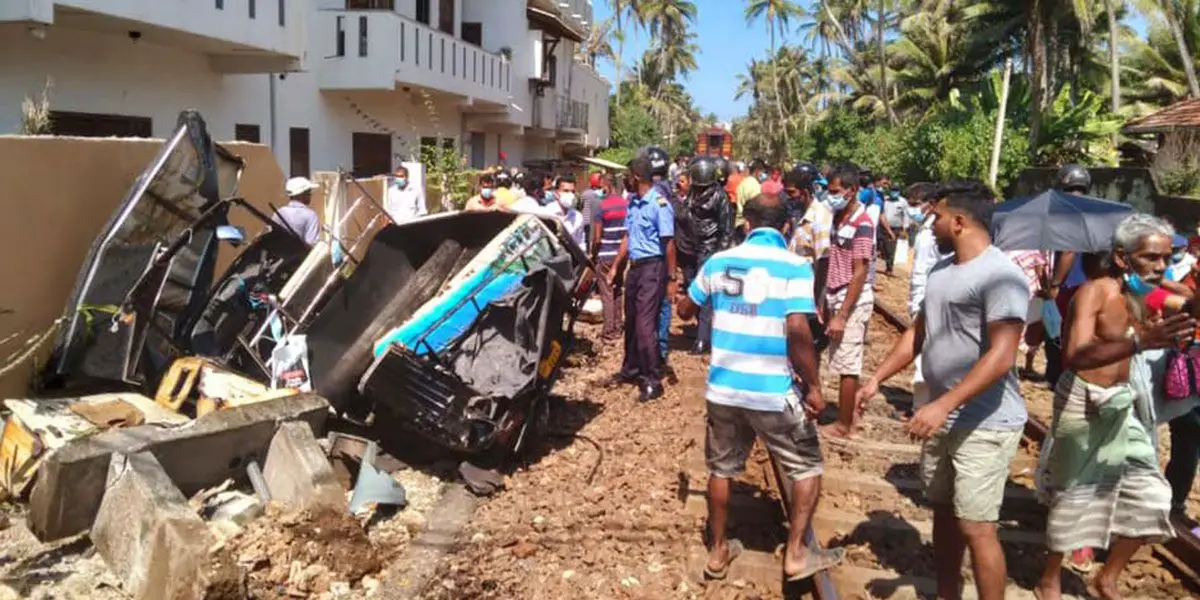Four Individuals Killed in Train Accident in Boossa