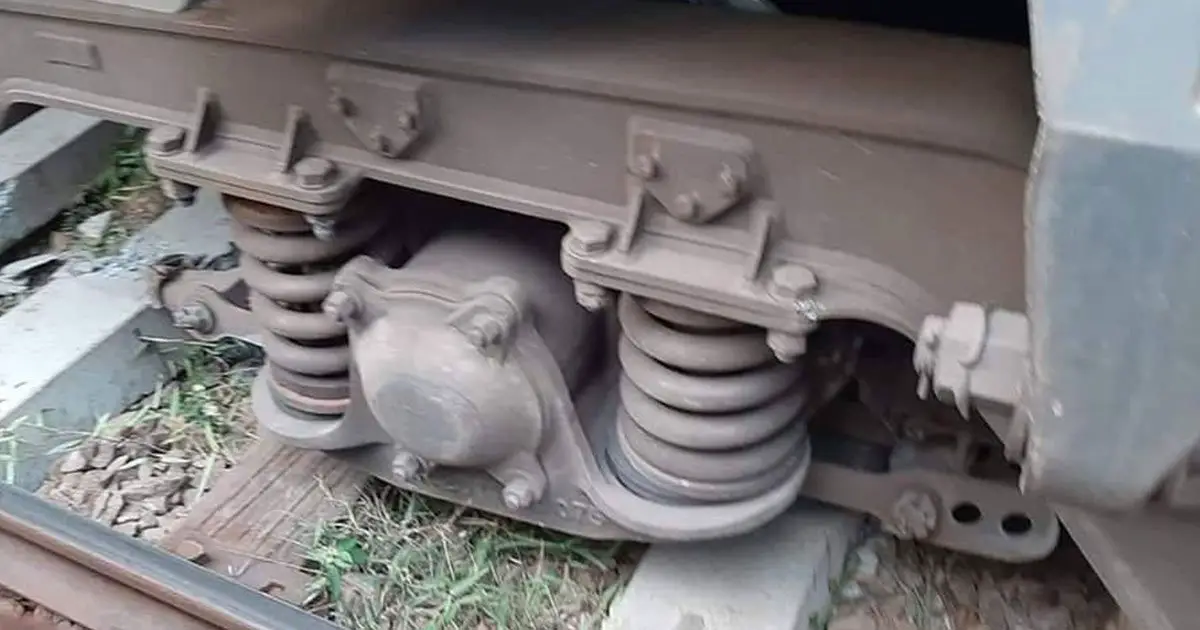 Train Derailed on Kelani Valley Railway Line
