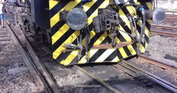 Class M11 949 Derailed Near Maradana
